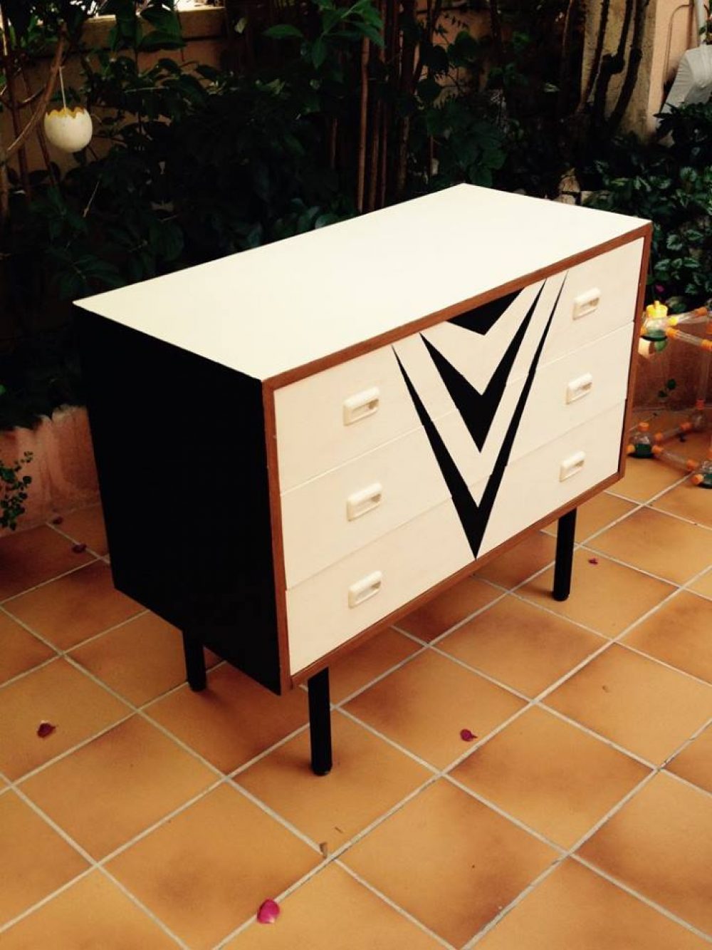 Commode 50's "Great Escape" – Image 3