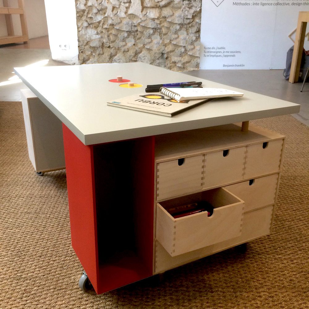 Un bureau pour 2 À la cite radieuse